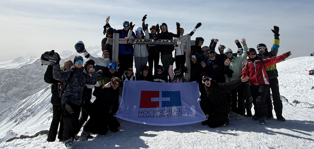 Gruppenfoto HSHL-Studierende