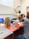 Prof. Dr. Nilima Prakash bei einer Vorlesung im Hörsaal der HSHL
