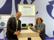 Prof. Dr. Jens Thorn und Prof. Dr.-Ing. Bettina Nocke am Stand der Werkbank bei...