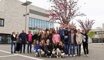Schüler*innen der Klassen 7b und c der Lippstädter Marienschule lernten am Dienstag, den 02. Mai 2023 in Laboren der HSHL in mehreren Experimenten auf dem Campus Lippstadt wichtige Teilbereiche der MINT-Fächer kennen.