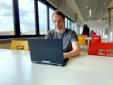 Janis Karl, Student im Bachelorstudiengang "Computervisualistik und Design" nutzt im Studium Künstliche Intelligenz
