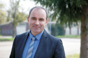 Portraitfoto von Prof. Dr. Gregor Hohenberg, Lehrgebiet "IT, Medien- und Wissensmanagement" an der Hochschule Hamm-Lippstadt