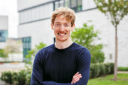 Portraitfoto von Johannes Zenke, Sachgebietsleiter im International Office der HSHL