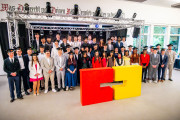 Gruppenfoto der Absolvent*innen am Campus Lippstadt