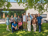 DIe KPI-Studierenden Oleksandr Shapovalov (vorne 3.v.l.) und Daria Bobrovska (vorne 3.v.r.) mit den HSHL-Angehörigen (hinten v.l.) Dr. Ievgeniia Morozova, Johanna Kleipaß, Nico Rubbert, Nicole Ehmanns,  Wido Dreischmeier, Prof. Dr. Jens Thorn, Jens Kneißel und Inga Müller sowie (vorne v.l.) Antonio Ierardi, Johann Funk, Dr. Nadiya Zahn und Rüdiger Brechler<br />
