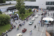 Zieleinfahrt der Oldtimer-Rallye am Campus Hamm der HSHL
