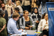 Beratungsgespräch bei der Erstsemesterbegrüßung