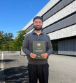 HSHL-Absolvent Sefkan Bozan mit seiner Abschlussarbeit